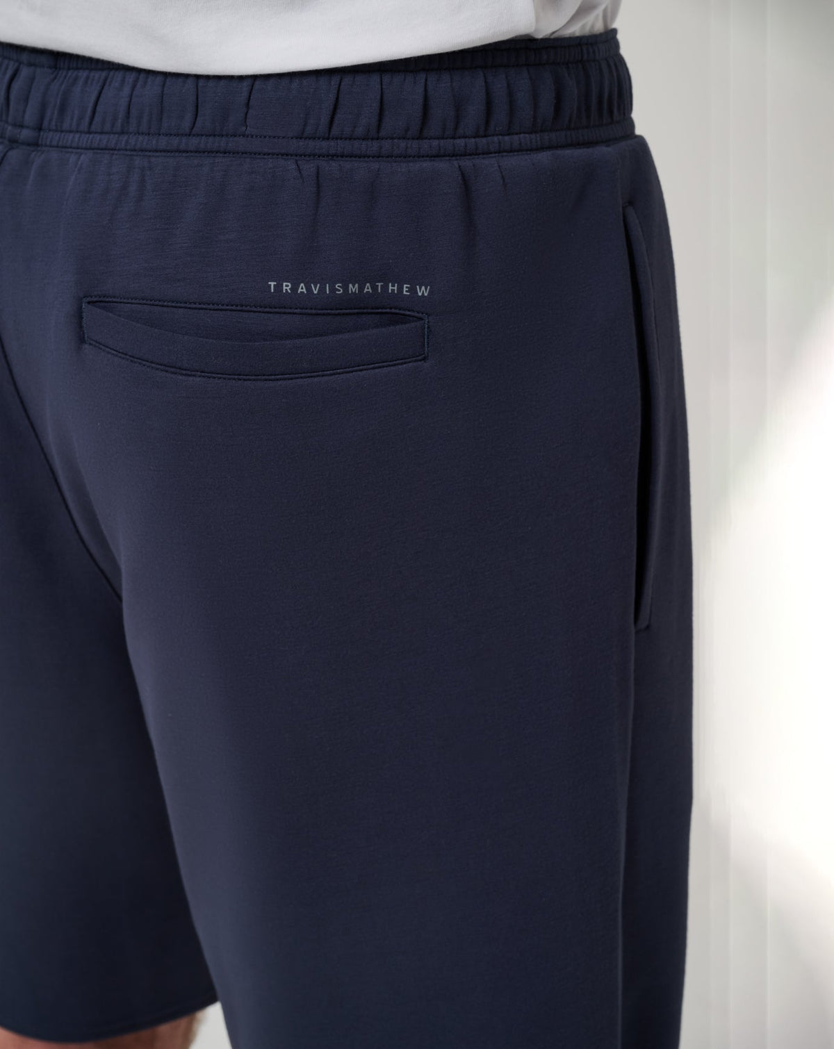 Fibercloud Short 8In Total Eclipse | Travis Mathew Smart Buy