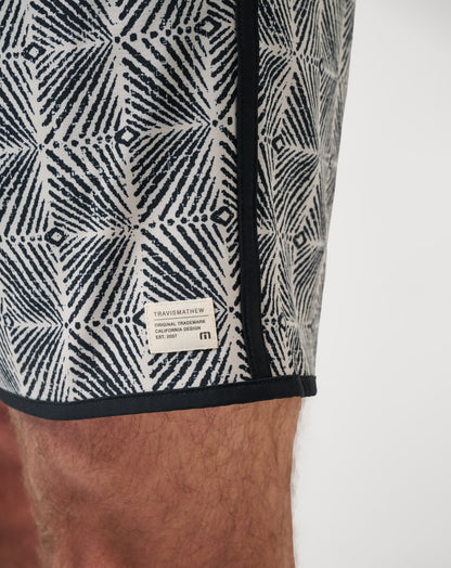 Sandswept Short 8In Italian Sand | Travis Mathew Customer Favorite