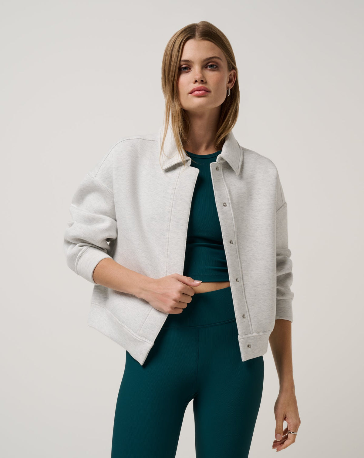 Cloudscape Button Down Heather Light Grey | Travis Mathew Value
