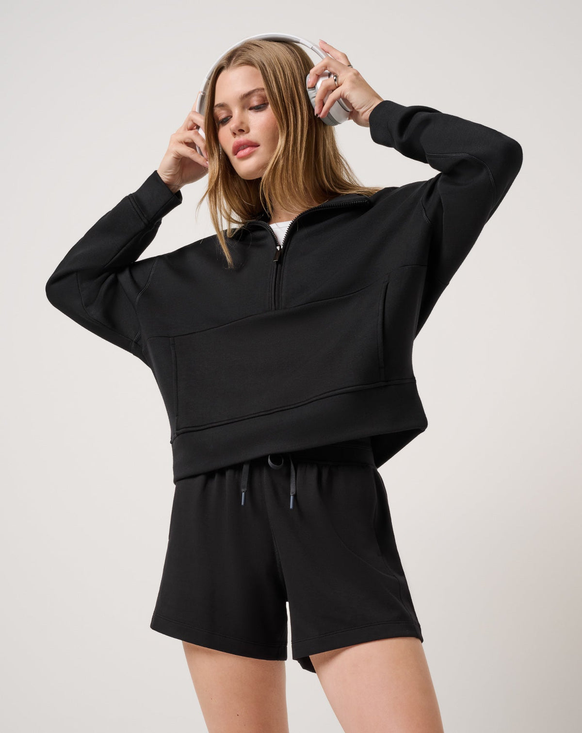 Skyloft Soft Half Zip 2.0 Black | Travis Mathew Quality