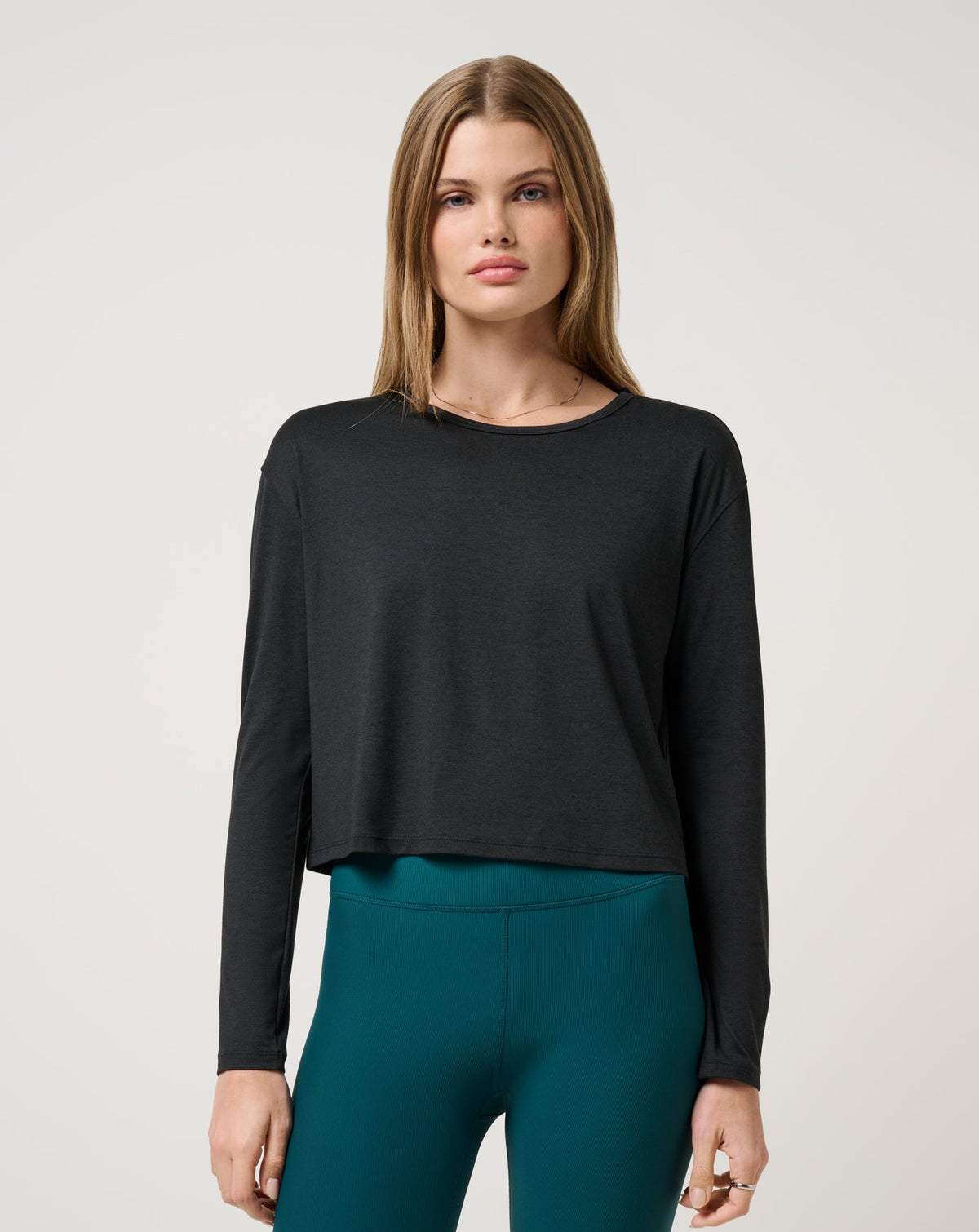 Skyloft Light Celestia Top Heather Black | Travis Mathew Value