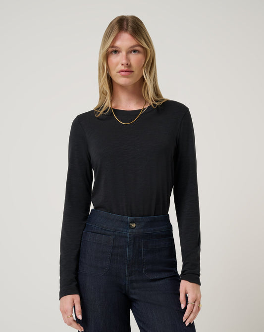 Cloud Long Sleeve Tee Black | Travis Mathew Customer Favorite