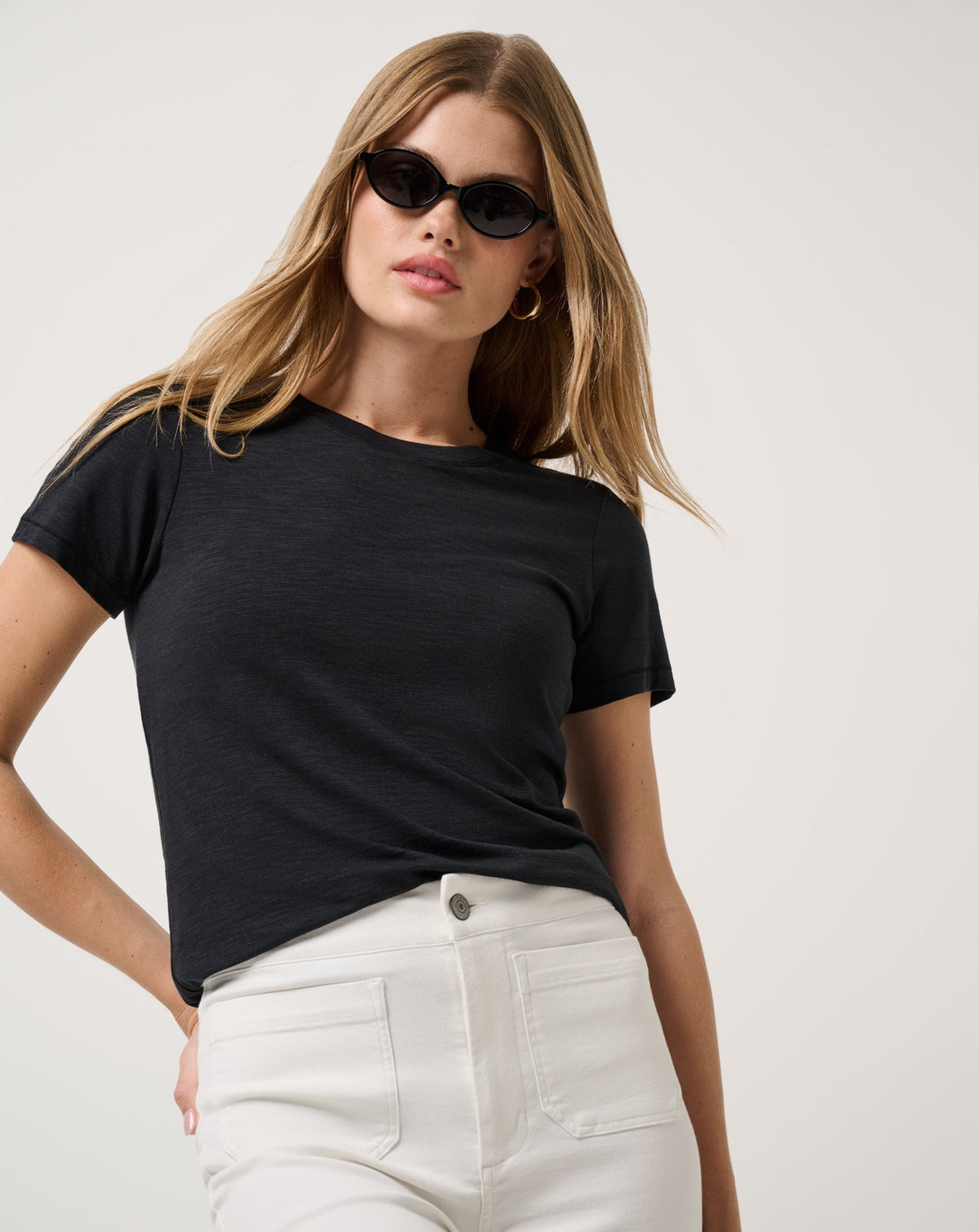 Cloud Jersey Tee Black | Travis Mathew Top Pick