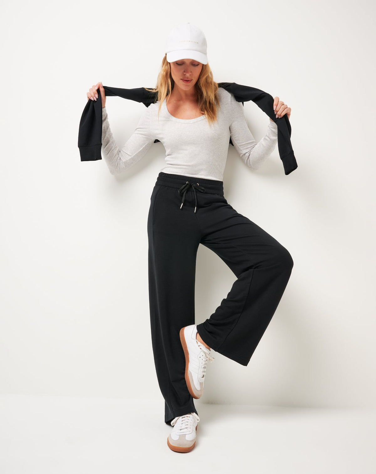 Cloud Terry Wide Leg Pant Black | Travis Mathew Quality