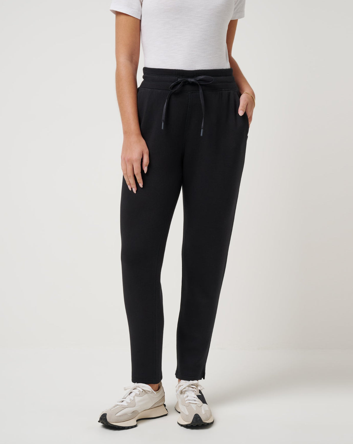 Skyloft Soft Ankle Pant Black | Travis Mathew Customer Favorite