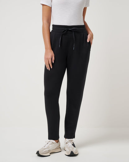 Skyloft Soft Ankle Pant Black | Travis Mathew Customer Favorite