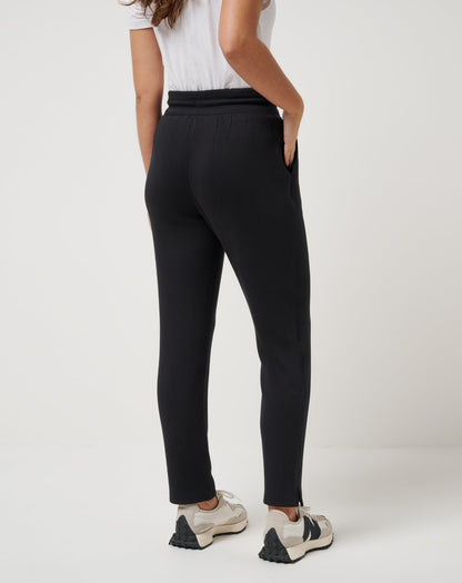 Skyloft Soft Ankle Pant Black | Travis Mathew Customer Favorite