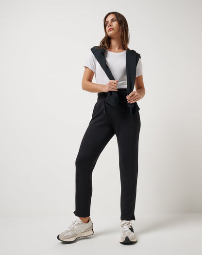 Skyloft Soft Ankle Pant Black | Travis Mathew Customer Favorite