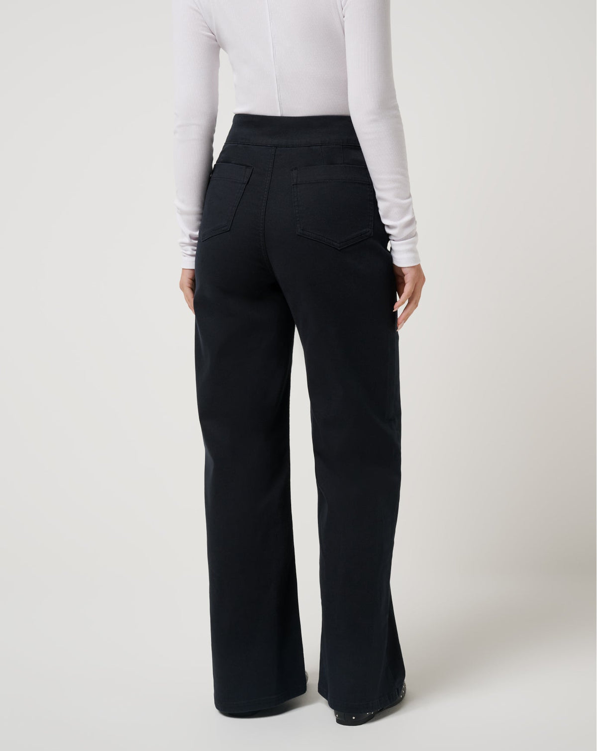 Everyday Long Pant Black | Travis Mathew Featured