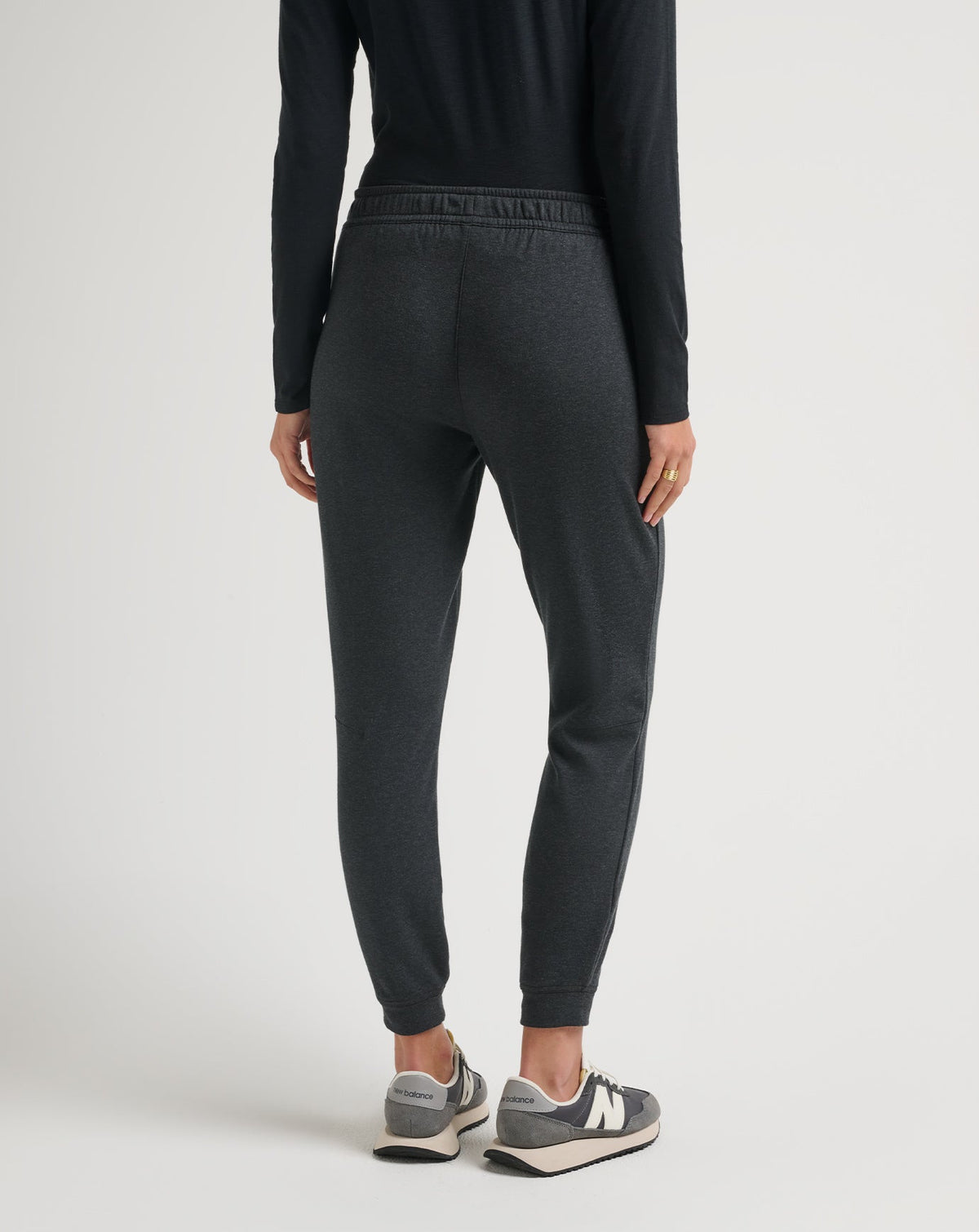 Cloud Fleece Jogger Heather Black | Travis Mathew Essential