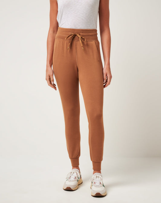 Skyloft Soft Jogger Chestnut | Travis Mathew Recommended