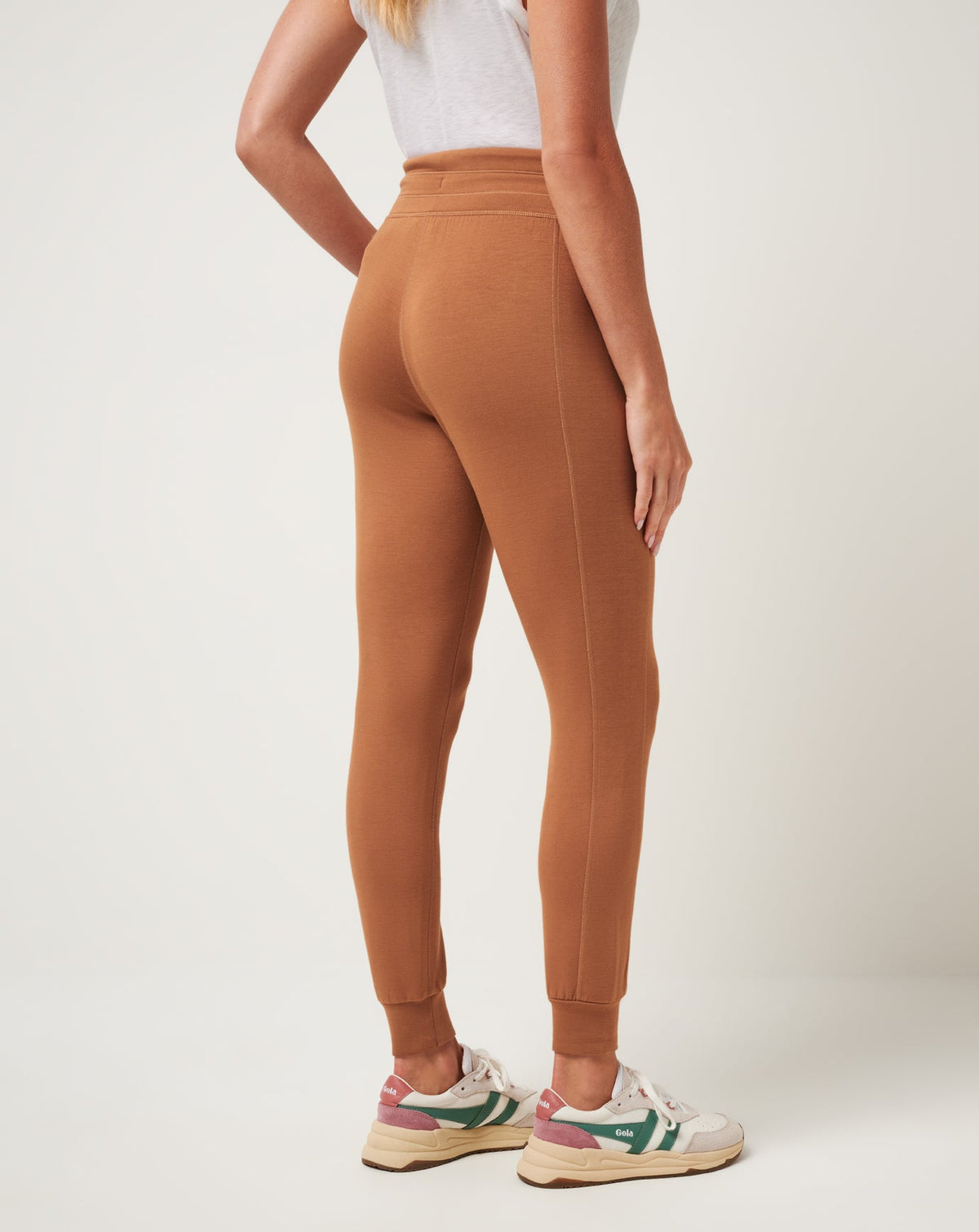 Skyloft Soft Jogger Chestnut | Travis Mathew Recommended