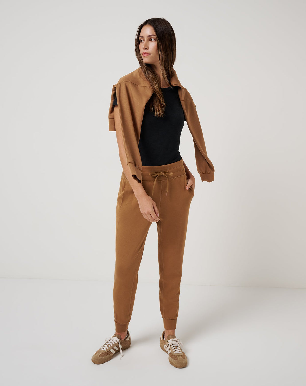 Skyloft Soft Jogger Chestnut | Travis Mathew Recommended