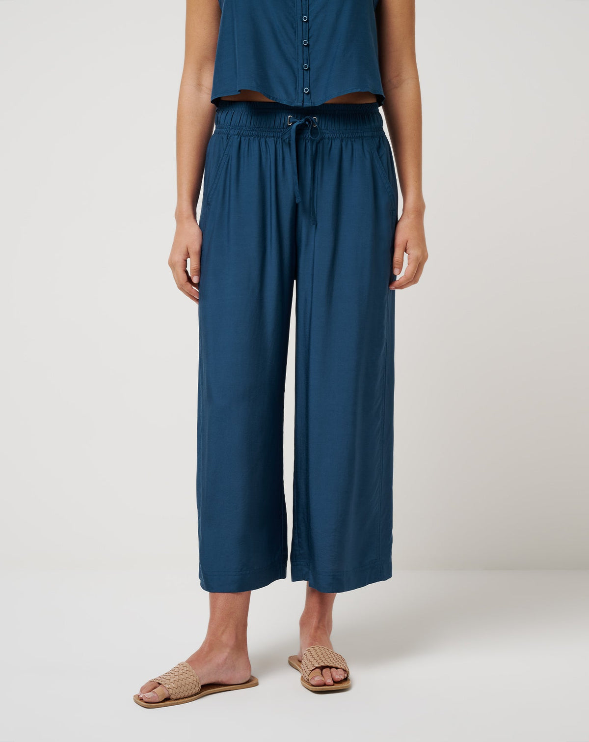 Savanna Cropped Wide Leg Pant Poseidon | Travis Mathew Smart Buy