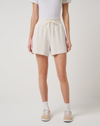 Skyloft Soft Tie Short Heather Brazillian Sand | Travis Mathew Classic