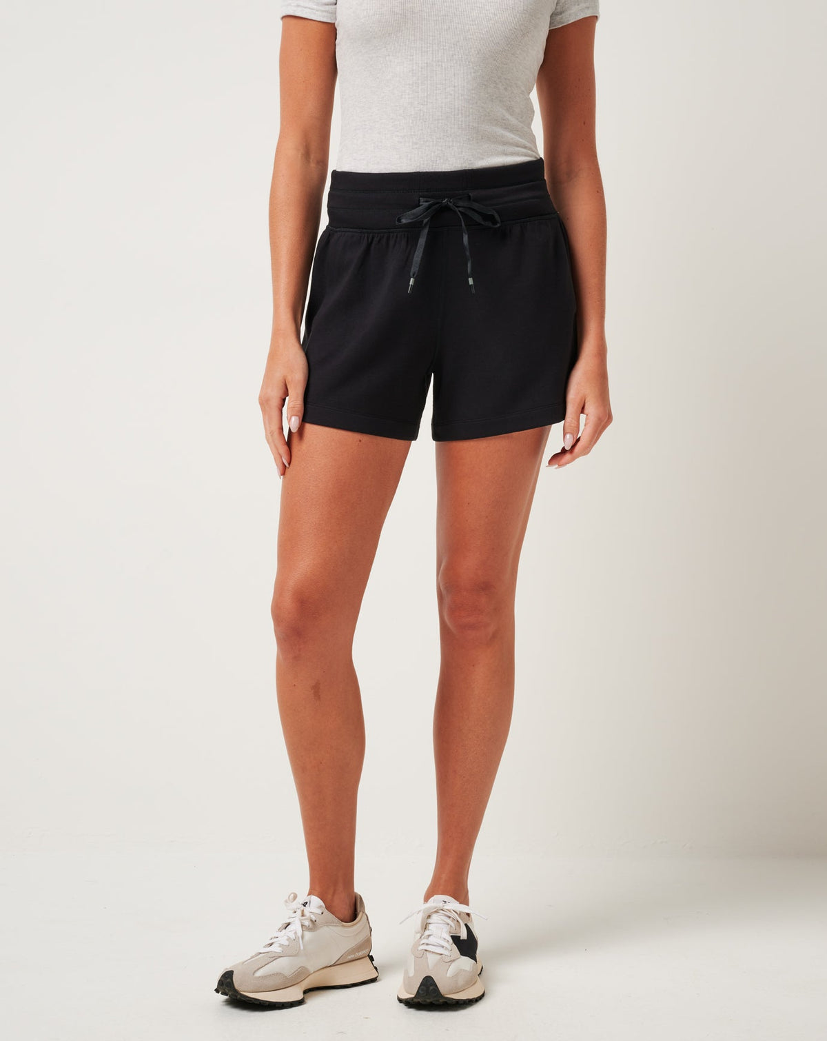 Skyloft Soft Tie Short Black | Travis Mathew Deals