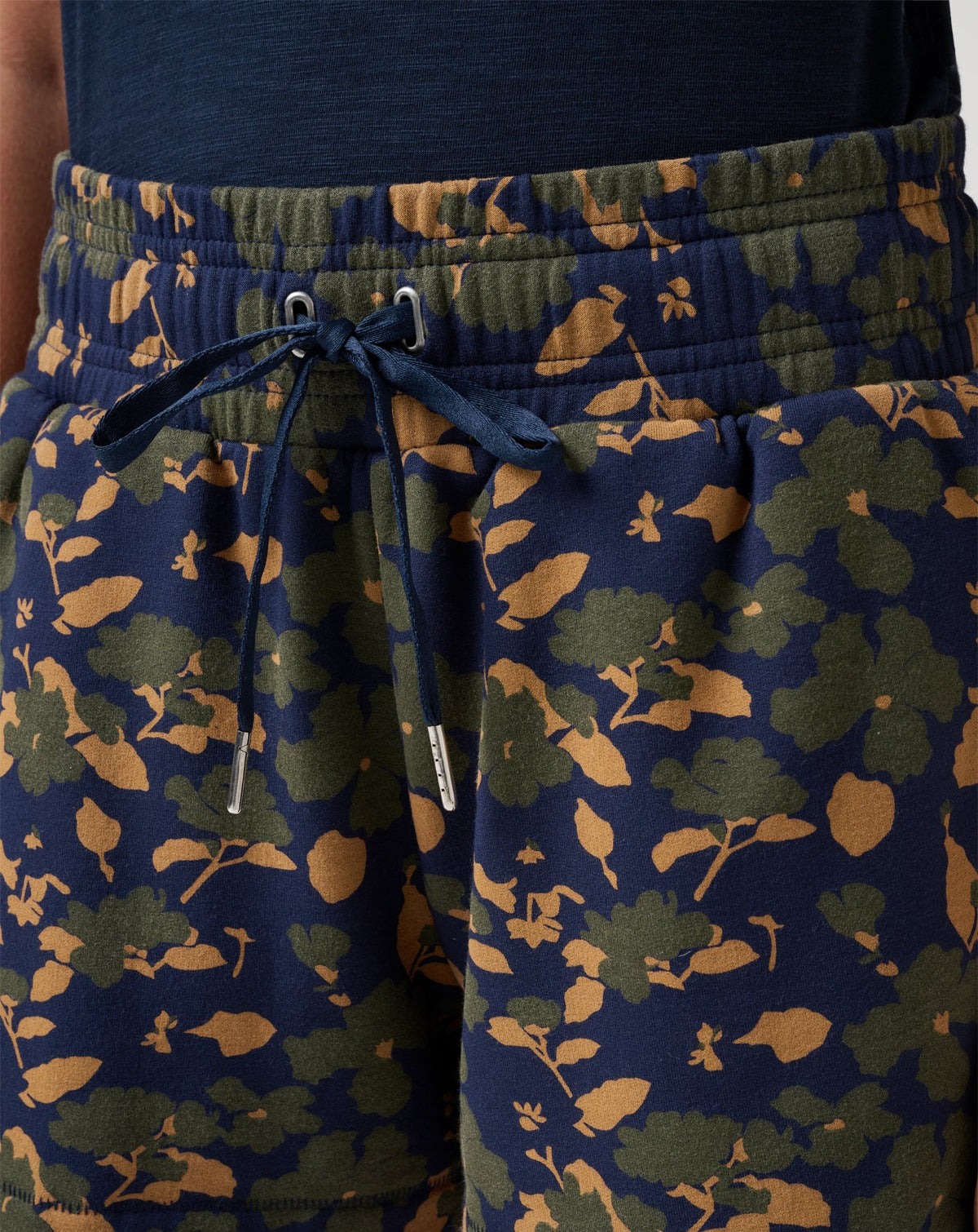 Cloud Fleece Stellar Short 2.0 Navy Blazer Floral Multi | Travis Mathew Premium