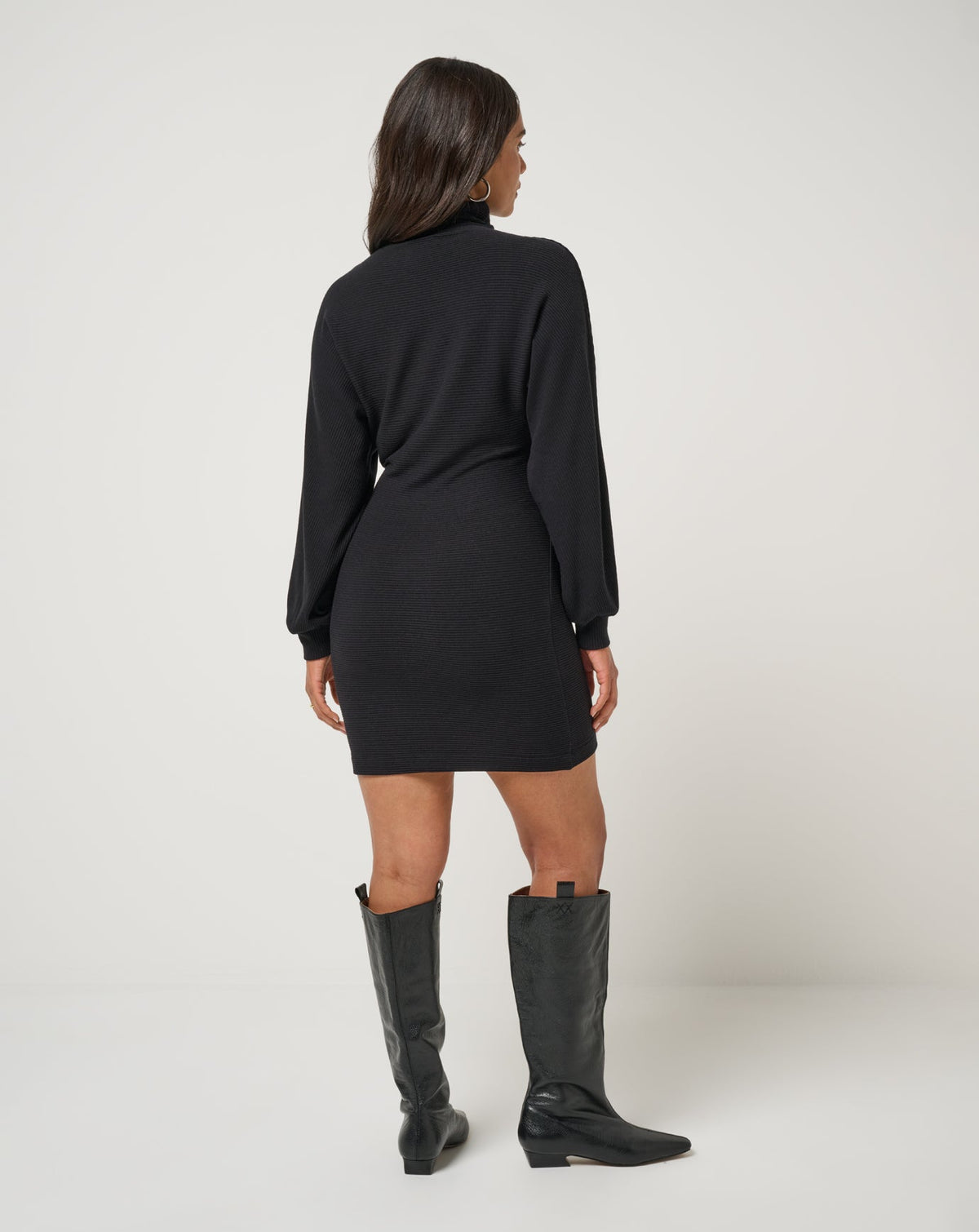 Evening Retreat Dress Black | Travis Mathew Premium