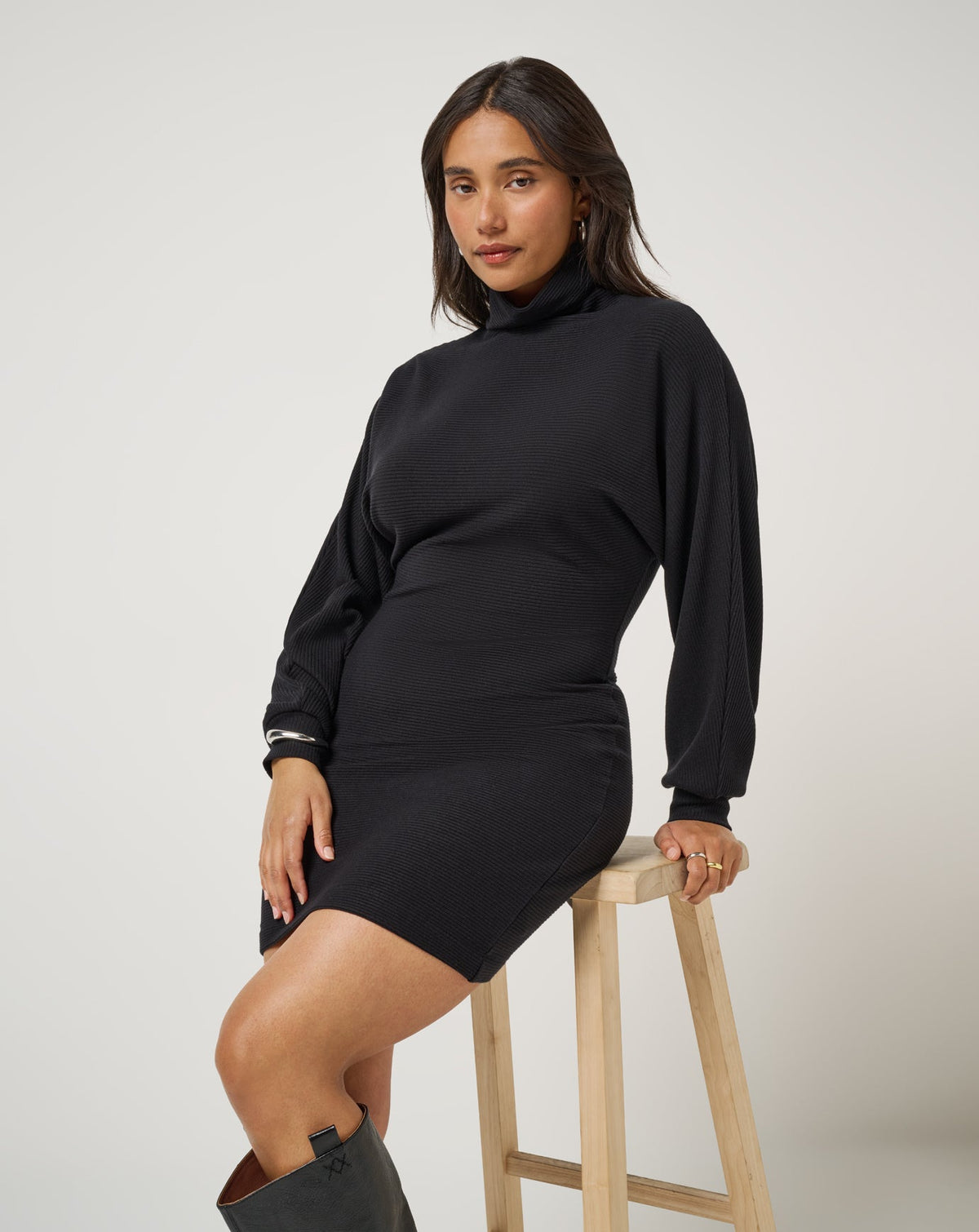 Evening Retreat Dress Black | Travis Mathew Premium