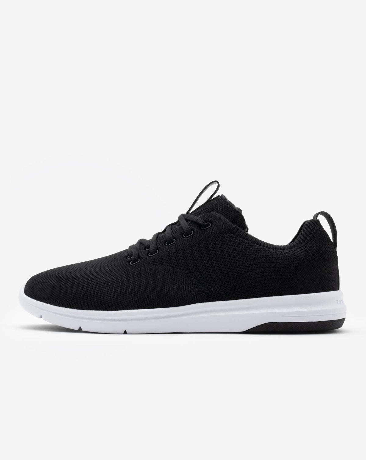 The Daily Lite Shoe Black | Travis Mathew Top Pick