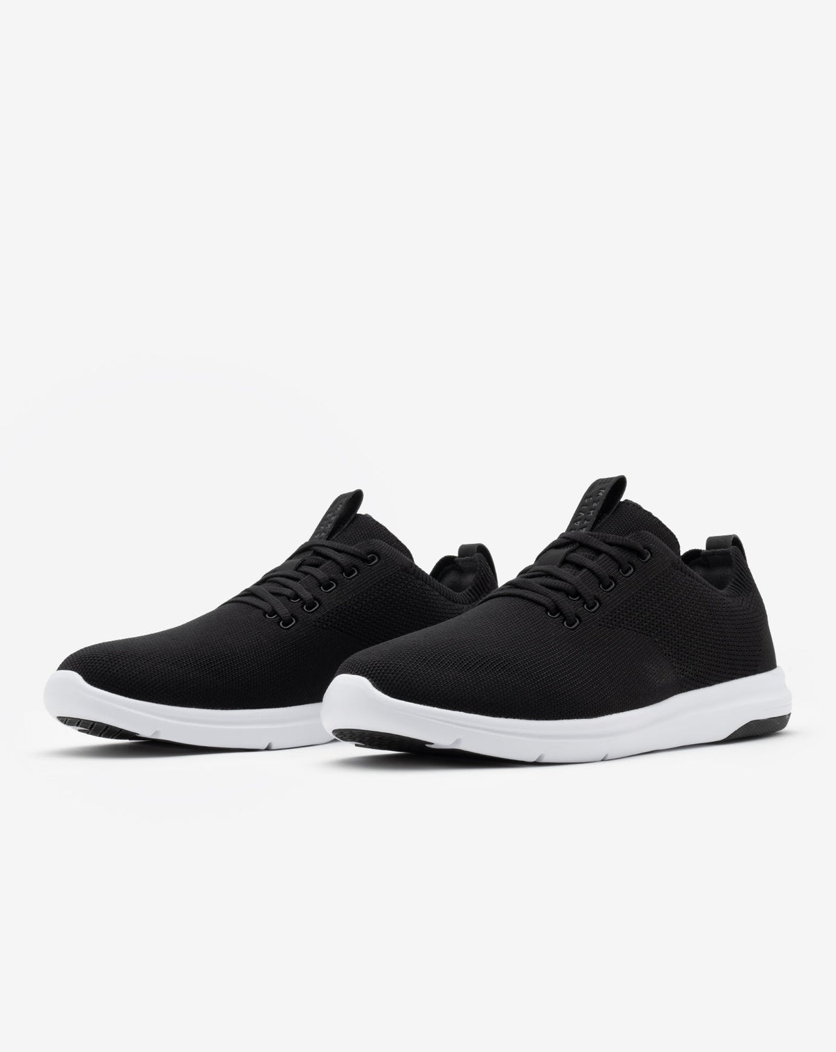 The Daily Lite Shoe Black | Travis Mathew Top Pick