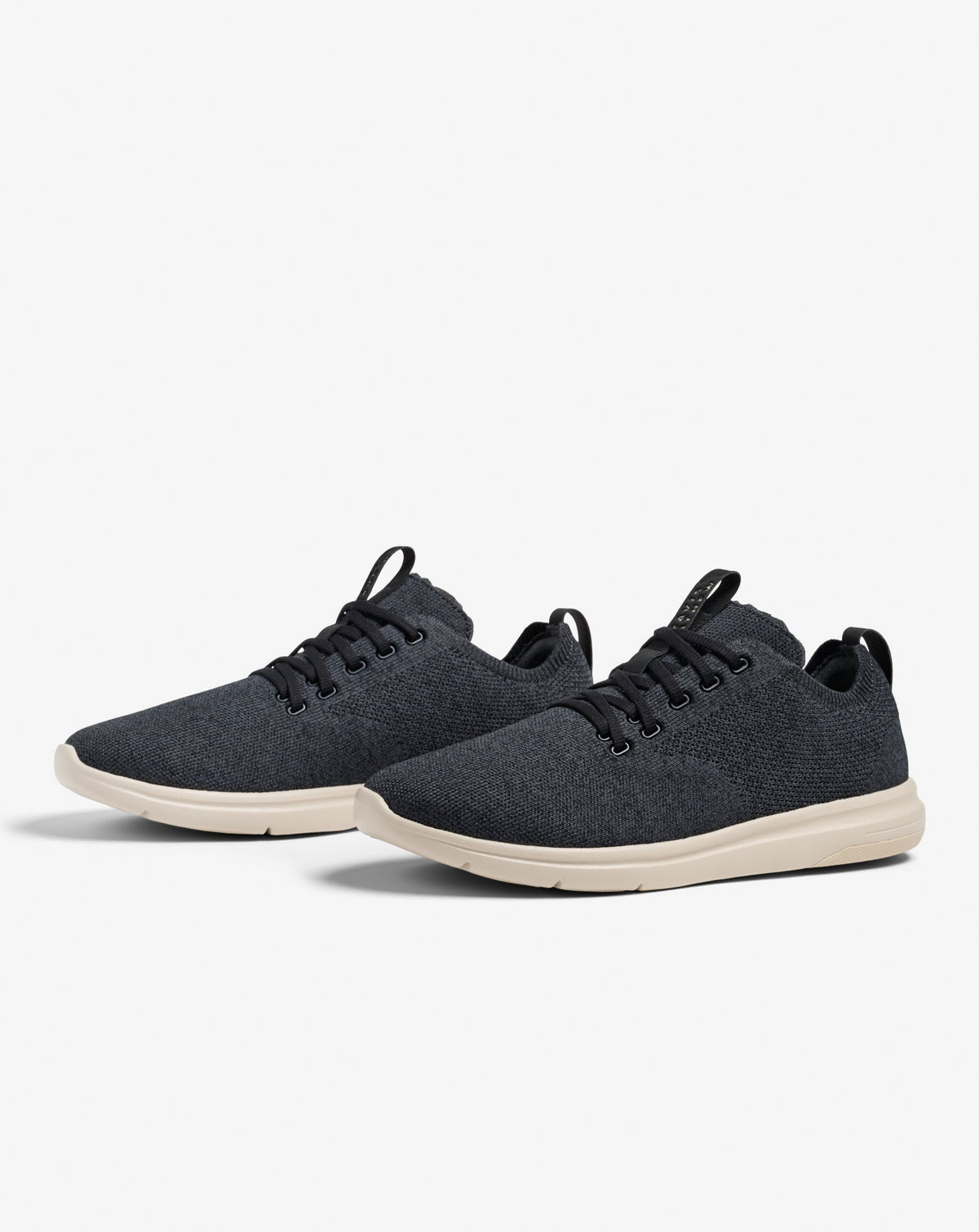 The Daily Lite Shoe Heather Ebony | Travis Mathew Quality