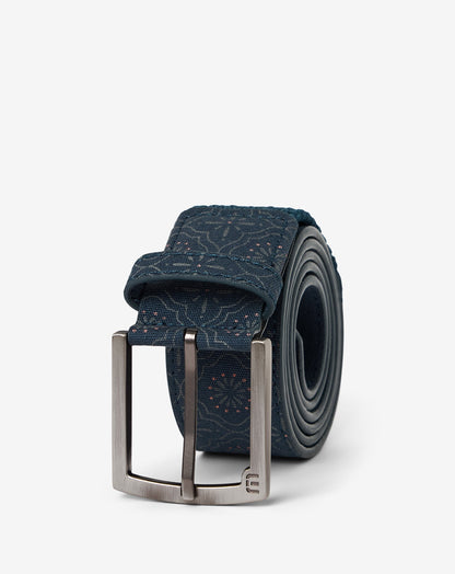 World Link Hybrid Stretch Belt Mood Indigo | Travis Mathew Everyday