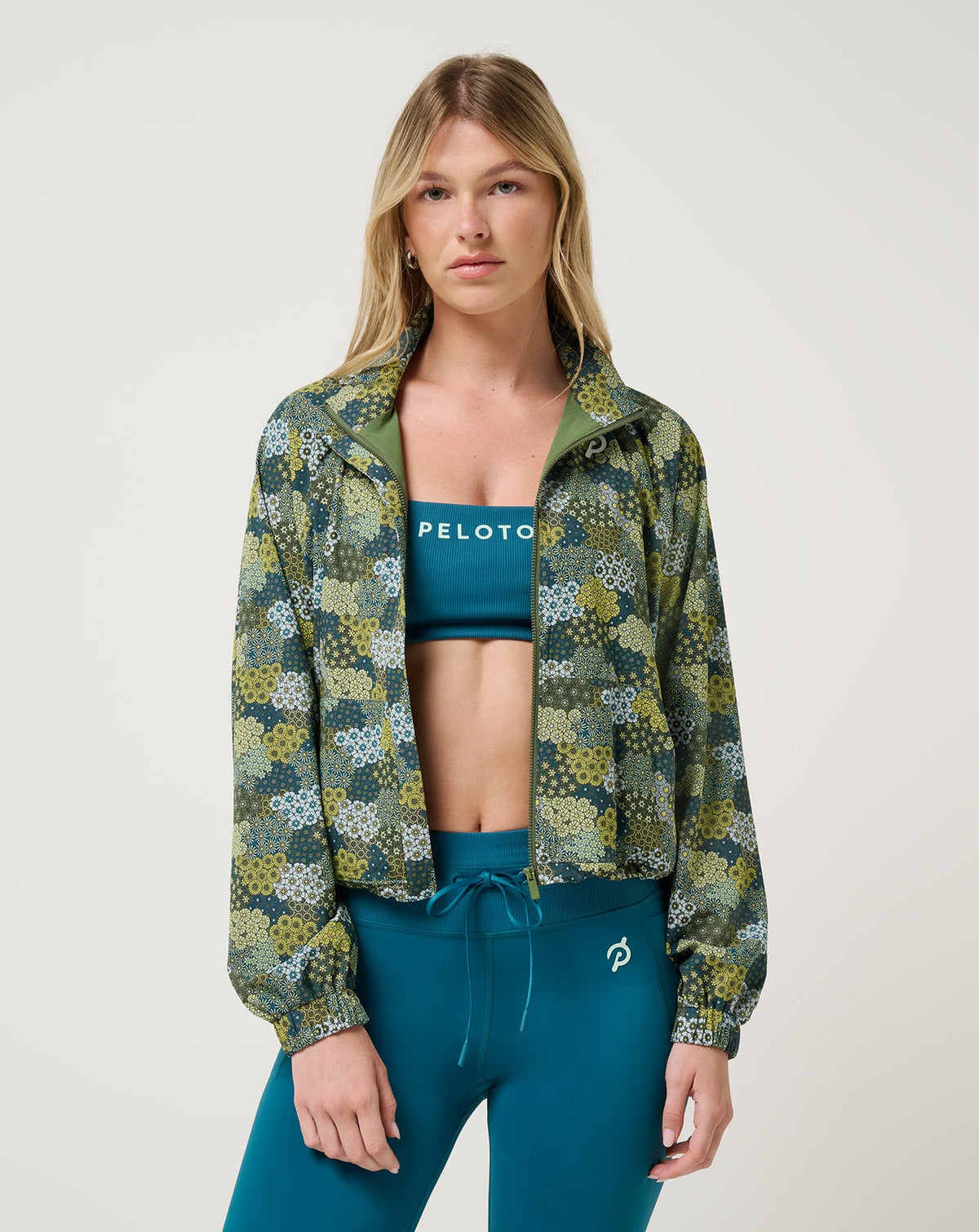 New Light Jacket Bronze Green Multi | Travis Mathew Deals