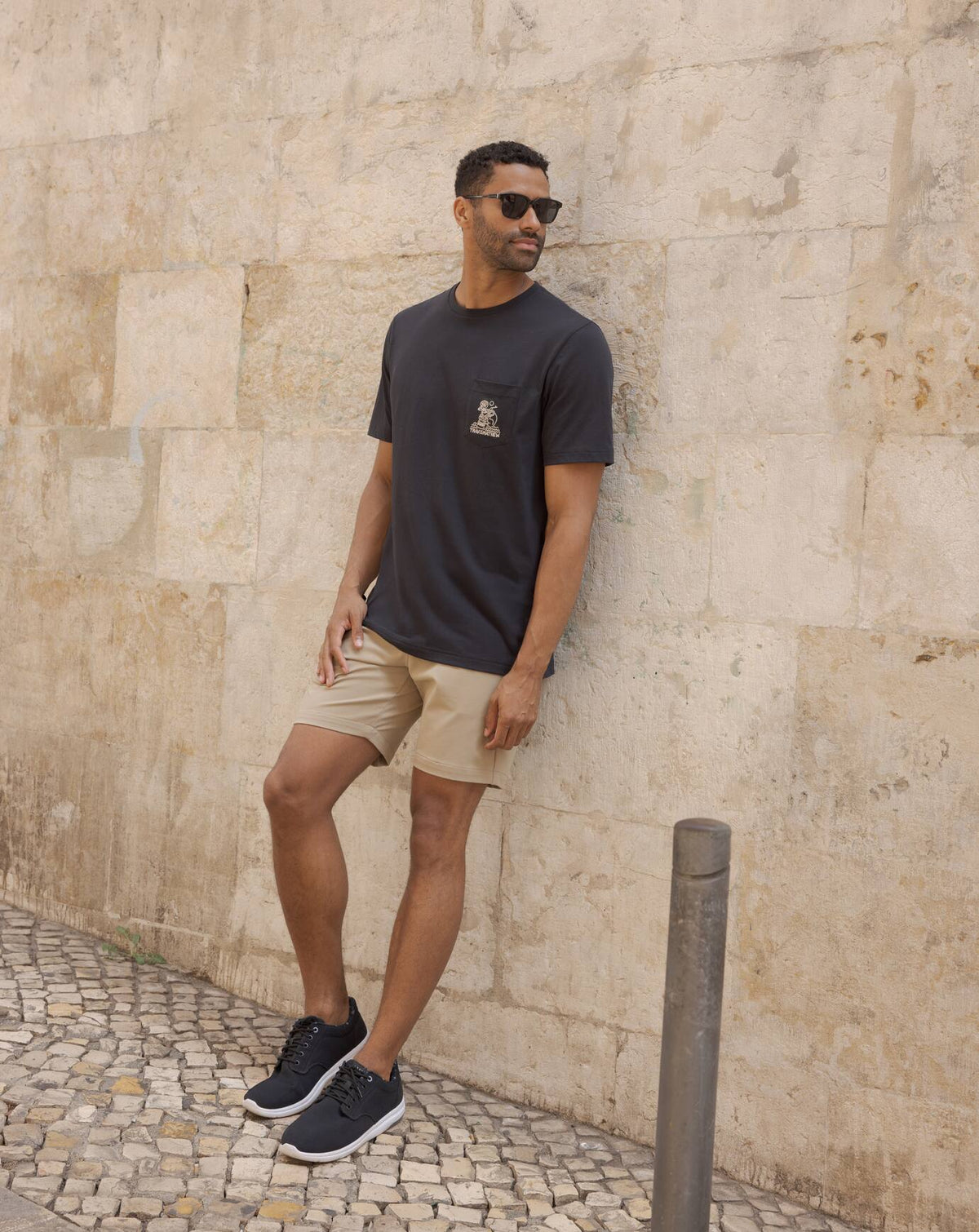 Lost Cave Pocket Tee Black | Travis Mathew Best Seller