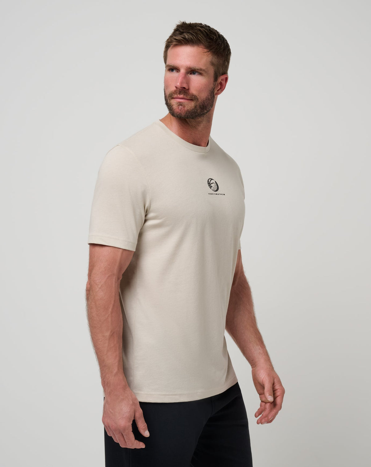 Shot Maker Tee Italian Sand | Travis Mathew Smart Buy